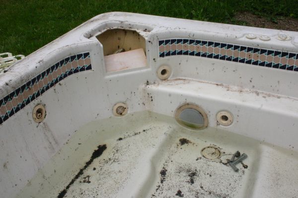 Spa Removal Service in Des Moines